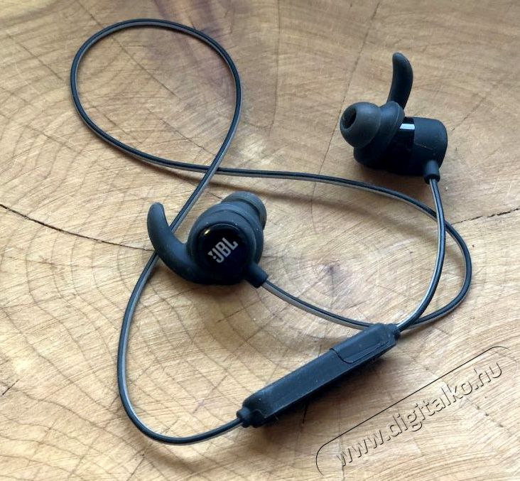 JBL Reflect Mini BT Bluetooth sport fülhallgató - fekete Audio-Video / Hifi / Multimédia - Fül és Fejhallgatók - Fülhallgató mikrofonnal / headset - 305181