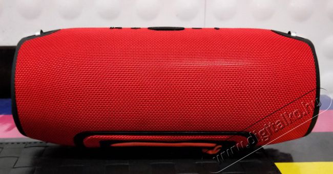 JBL Xtreme Bluetooth hangszóró - piros Audio-Video / Hifi / Multimédia - Hordozható, vezeték nélküli / bluetooth hangsugárzó - Hordozható, vezeték nélküli / bluetooth hangsugárzó - 305133