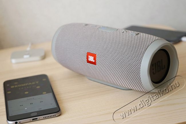 JBL Charge 3 Bluetooth hangszóró - szürke Audio-Video / Hifi / Multimédia - Hordozható, vezeték nélküli / bluetooth hangsugárzó - Hordozható, vezeték nélküli / bluetooth hangsugárzó - 305112