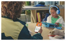 JBL JR 470 NC vezet&eacute;k n&eacute;lk&uuml;li zajszűrős k&eacute;k gyermek fejhallgat&oacute; Audio-Video / Hifi / Multim&eacute;dia - F&uuml;l &eacute;s Fejhallgat&oacute;k - Fejhallgat&oacute; - 514454