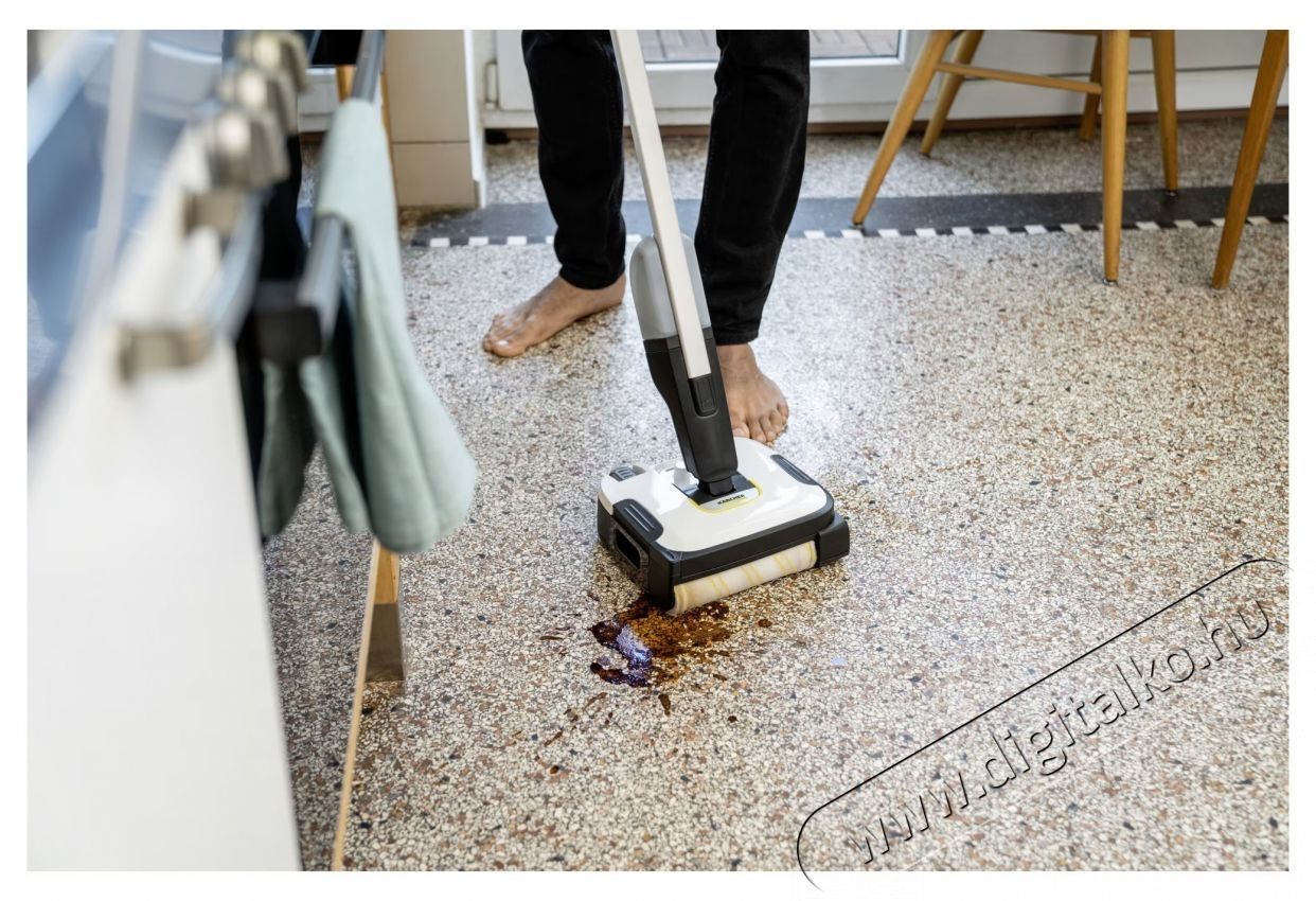 Karcher FC 2-4 Padl&oacute;tiszt&iacute;t&oacute; H&aacute;ztart&aacute;s / Otthon / K&uuml;lt&eacute;r - Tiszt&iacute;t&oacute; / mos&oacute; - Felmos&oacute; - 536951