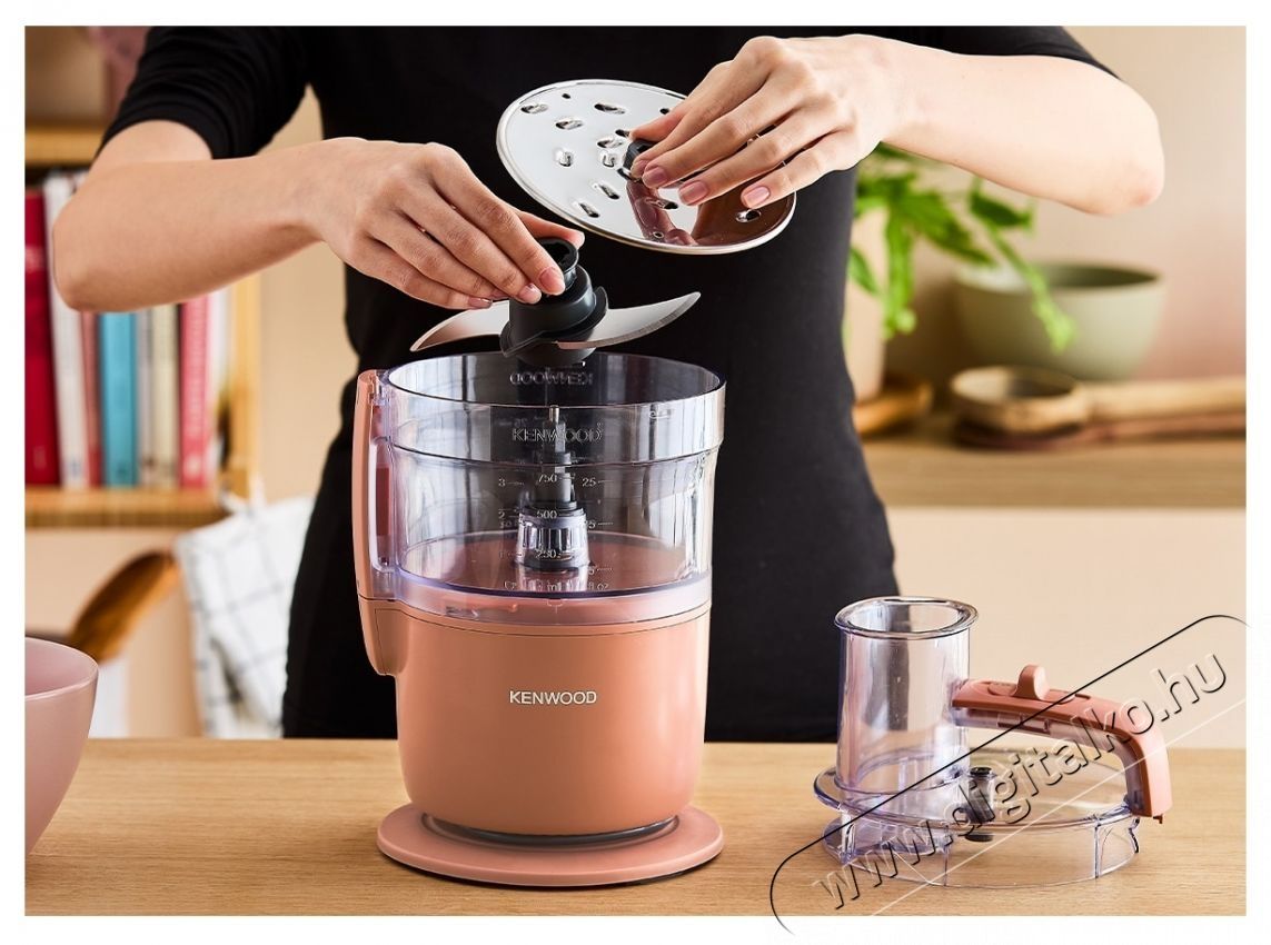 Kenwood MultiPro GO FDP22.130RD kompakt konyhai robotg&eacute;p Konyhai term&eacute;kek - Konyhai kisg&eacute;p (elők&eacute;sz&iacute;t&eacute;s / feldolgoz&aacute;s) - Konyhai robotg&eacute;p - 531199