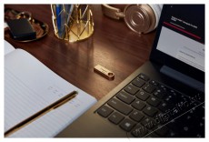 Kingston DataTraveler SE9 (Gen 3) 512GB Memória kártya / Pendrive - Pendrive - 503358