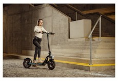 LAMAX eLander SA50 500W/15Ah elektromos roller Háztartás / Otthon / Kültér - Játék / Sport - Roller / segway / gördeszka - 499938