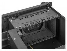 LANBERG SC01-4504-08B 19 táp nélküli rack szerver ház Iroda és számítástechnika - Egyéb számítástechnikai termék - 456371