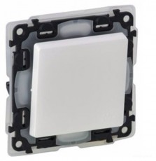 Legrand 752156 Valena Life IP44 fehér váltókapcsoló Háztartás / Otthon / Kültér - Világítás / elektromosság - Hálózati elosztó / hosszabbító / adapter - 392448