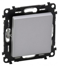 Legrand 752301 Valena Life aluminium egypólusú kapcsoló 10 AX Háztartás / Otthon / Kültér - Világítás / elektromosság - Hálózati elosztó / hosszabbító / adapter - 392437