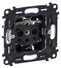 Legrand 753024 Valena InMatic 2P+F csatlakozóaljzat mechanizmus gyerekvédelemmel Háztartás / Otthon / Kültér - Világítás / elektromosság - Hálózati elosztó / hosszabbító / adapter - 392428