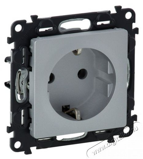 Legrand 753320 Valena Life aluminium 2P+F csatlakozóaljzat gyermekvédelemmel Háztartás / Otthon / Kültér - Világítás / elektromosság - Hálózati elosztó / hosszabbító / adapter - 392339