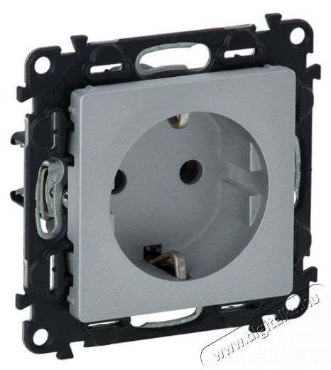 Legrand 753321 Valena Life aluminium 2P+F csatlakozóaljzat Háztartás / Otthon / Kültér - Világítás / elektromosság - Hálózati elosztó / hosszabbító / adapter - 392337