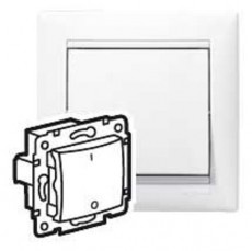 Legrand 774402 Valena fehér kétpólusú kapcsoló Háztartás / Otthon / Kültér - Világítás / elektromosság - Hálózati elosztó / hosszabbító / adapter - 392374