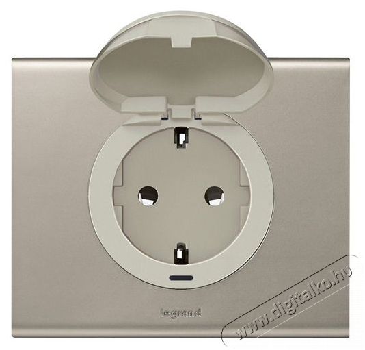 Legrand 067161 Céliane gyermekvédelemmel csavaros 2P+F földelt csatlakozóaljzat Háztartás / Otthon / Kültér - Világítás / elektromosság - Hálózati elosztó / hosszabbító / adapter - 391960