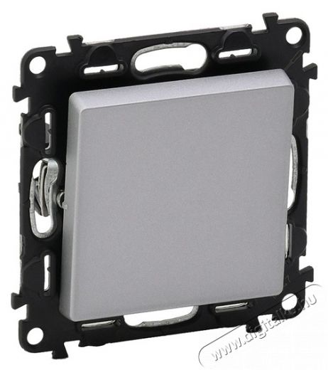 Legrand 752306 Valena Life 10 AX alumínium váltókapcsoló Háztartás / Otthon / Kültér - Világítás / elektromosság - Hálózati elosztó / hosszabbító / adapter - 392441