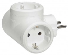 Legrand 050662 16A fehér hármas elágazású elosztódugó Háztartás / Otthon / Kültér - Világítás / elektromosság - Hálózati elosztó / hosszabbító / adapter - 417876