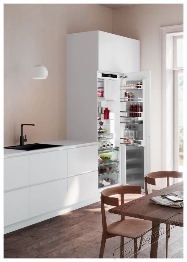 Liebherr IRBAc 5171 (001) Peak BioFresh Be&eacute;p&iacute;thető hűtőszekr&eacute;ny BioFresh Professional &eacute;s AutoDoor funkci&oacute;val (jobbos) Konyhai term&eacute;kek - Hűtő, fagyaszt&oacute; (be&eacute;p&iacute;thető) - Egyajt&oacute;s hűtő - 530883