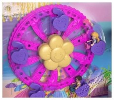 Mattel Polly Pocket &uuml;d&uuml;lőhely bőr&ouml;ndben  4 pidi baba  25+ kieg&eacute;sz&iacute;tő H&aacute;ztart&aacute;s / Otthon / K&uuml;lt&eacute;r - J&aacute;t&eacute;k / Sport - J&aacute;t&eacute;kfigura - 531932