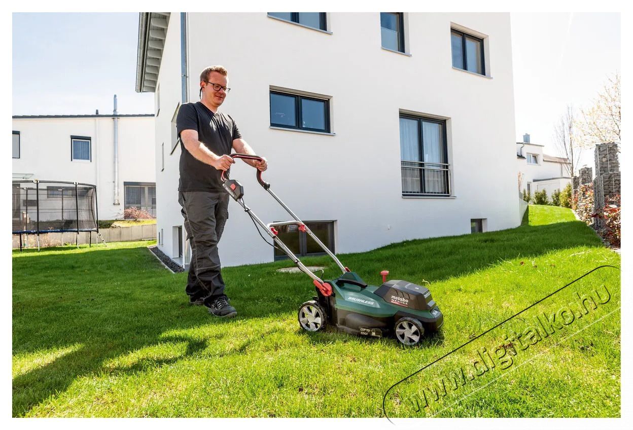 Metabo RM 36-18 LTX BL 36 2x5,2 Ah akkumul&aacute;toros fűny&iacute;r&oacute; H&aacute;ztart&aacute;s / Otthon / K&uuml;lt&eacute;r - K&uuml;lt&eacute;r / kerti term&eacute;k / grill - Fűny&iacute;r&oacute; / gyeplaz&iacute;t&oacute; - 521649