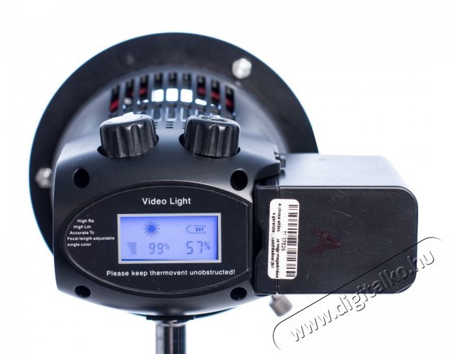 Mikrosat HL-300C táv irányítható LED lámpa Bowens csatlakozással Fotó-Videó kiegészítők - Lámpa - LED lámpa - 307224