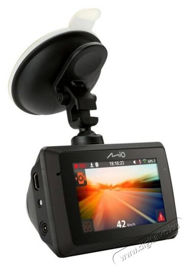 MIO MiVue 786 Wi-Fi 2,7 érintőképernyős autós kamera Fényképezőgép / kamera - Autós fedélzeti kamera - 342689