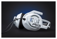 NACON Plantronics RIG 300PRO HS PS5 fehér gamer headset Audio-Video / Hifi / Multimédia - Fül és Fejhallgatók - Fejhallgató mikrofonnal / headset - 466673