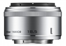 Nikon 1 NIKKOR 18,5mm f/1,8 objektív - ezüst Fotó-Videó kiegészítők - Objektív - Fix fókuszú objektív - 259818
