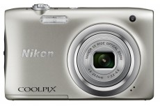 Nikon CoolPix A100 - ezüst (2 év garancia!) Fényképezőgép / kamera - Kompakt fényképezőgép - Normál tudású kompakt - 296706