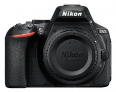 Nikon D5600 + 18-140mm VR Digitális fényképezőgép Fényképezőgép / kamera - DSLR tükörreflexes fényképezőgép - 315006