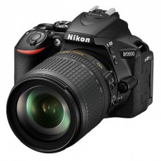 Nikon D5600 + 18-140mm VR Digitális fényképezőgép Fényképezőgép / kamera - DSLR tükörreflexes fényképezőgép - 315006