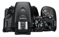 Nikon D5600 + 18-140mm VR Digitális fényképezőgép Fényképezőgép / kamera - DSLR tükörreflexes fényképezőgép - 315006