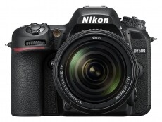 Nikon D7500 + AF-S 18-140mm VR Digitális fényképezőgép Fényképezőgép / kamera - DSLR tükörreflexes fényképezőgép - 342040