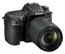 Nikon D7500 + AF-S 18-140mm VR Digitális fényképezőgép Fényképezőgép / kamera - DSLR tükörreflexes fényképezőgép - 342040