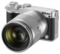 Nikon 1 J5 + 10-100mm VR Kit - ezüst (2 év garancia!) Fényképezőgép / kamera - MILC cserélhető objektíves kompakt fényképezőgép - 294945