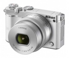 Nikon 1 J5 + 10-30mm PD VR Kit - fehér (2 év garancia!) Fényképezőgép / kamera - MILC cserélhető objektíves kompakt fényképezőgép - 288856