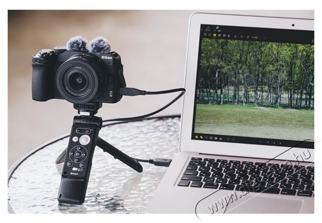 Nikon Z30 Digit&aacute;lis f&eacute;nyk&eacute;pezőg&eacute;p F&eacute;nyk&eacute;pezőg&eacute;p / kamera - Kompakt f&eacute;nyk&eacute;pezőg&eacute;p - Norm&aacute;l tud&aacute;s&uacute; kompakt - 442977