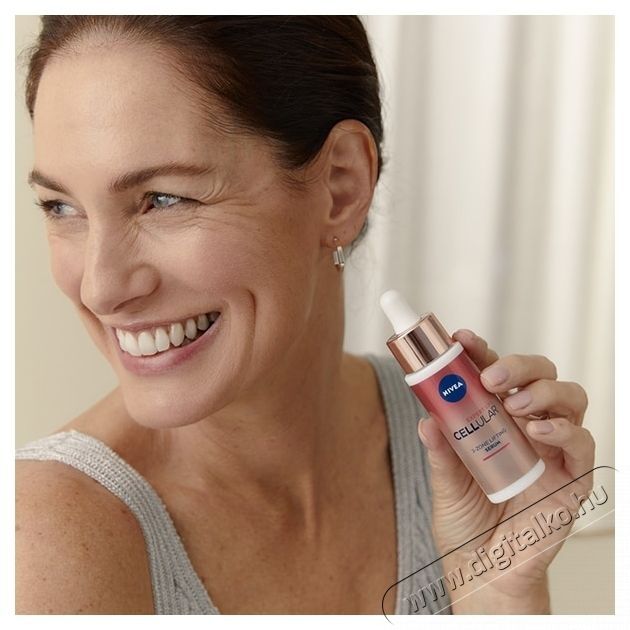 Nivea Cellular Expert Lift sz&eacute;rum, 3 z&oacute;n&aacute;ra hat&aacute;ssal, 30ml Sz&eacute;ps&eacute;g&aacute;pol&aacute;s / Eg&eacute;szs&eacute;g - Arc / bőr &aacute;pol&aacute;s - Kieg&eacute;sz&iacute;tő - 537159