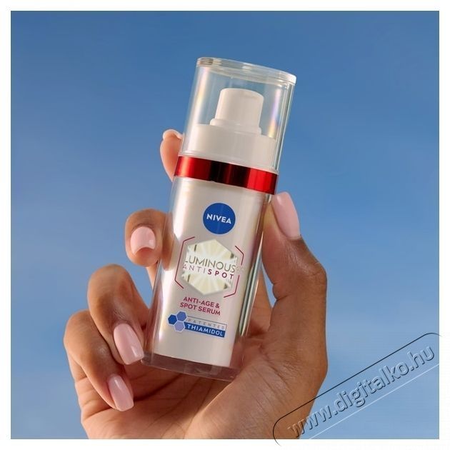 Nivea Luminous630 Sz&eacute;rum, 2 az 1-ben, r&aacute;nctalan&iacute;t&oacute;, pigmentfoltok ellen, 30 ml Sz&eacute;ps&eacute;g&aacute;pol&aacute;s / Eg&eacute;szs&eacute;g - Arc / bőr &aacute;pol&aacute;s - Kieg&eacute;sz&iacute;tő - 537160