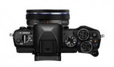 Olympus E-M10 II + 14-42mm EZ - fekete/fekete F&eacute;nyk&eacute;pezőg&eacute;p / kamera - MILC cser&eacute;lhető objekt&iacute;ves kompakt f&eacute;nyk&eacute;pezőg&eacute;p - 295360