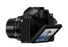 Olympus E-M10 II + 14-42mm EZ - fekete/fekete F&eacute;nyk&eacute;pezőg&eacute;p / kamera - MILC cser&eacute;lhető objekt&iacute;ves kompakt f&eacute;nyk&eacute;pezőg&eacute;p - 295360