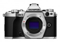 Olympus E-M5 II v&aacute;z - ez&uuml;st F&eacute;nyk&eacute;pezőg&eacute;p / kamera - MILC cser&eacute;lhető objekt&iacute;ves kompakt f&eacute;nyk&eacute;pezőg&eacute;p - 295339
