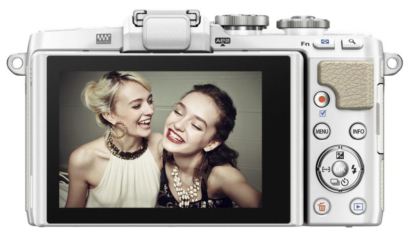 Olympus E-PL7 V&aacute;z - ez&uuml;st F&eacute;nyk&eacute;pezőg&eacute;p / kamera - MILC cser&eacute;lhető objekt&iacute;ves kompakt f&eacute;nyk&eacute;pezőg&eacute;p - 281426