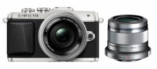 Olympus E-PL7 Portr&eacute; - Flatlay Kit - ez&uuml;st/ez&uuml;st F&eacute;nyk&eacute;pezőg&eacute;p / kamera - MILC cser&eacute;lhető objekt&iacute;ves kompakt f&eacute;nyk&eacute;pezőg&eacute;p - 296729