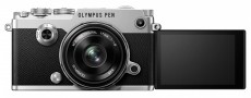 Olympus PEN-F 17mm Kit - ez&uuml;st/fekete F&eacute;nyk&eacute;pezőg&eacute;p / kamera - MILC cser&eacute;lhető objekt&iacute;ves kompakt f&eacute;nyk&eacute;pezőg&eacute;p - 297844