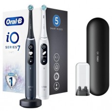 Oral-B iO Series 7 2 db-os fekete+fehér elektromos fogkefe szett Szépségápolás / Egészség - Száj / fog ápolás - Elektromos fogkefe - 437709