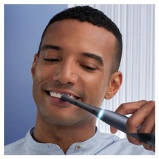 Oral-B iO Series 7 2 db-os fekete+fehér elektromos fogkefe szett Szépségápolás / Egészség - Száj / fog ápolás - Elektromos fogkefe - 437709