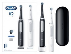 Oral-B iO Series 4 2 db-os matt fekete+fehér elektromos fogkefe szett Szépségápolás / Egészség - Száj / fog ápolás - Elektromos fogkefe - 442517