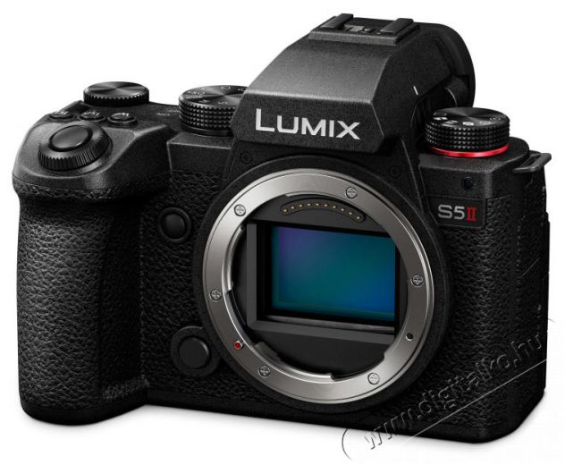 PANASONIC Lumix DC-S5 Mark II v&aacute;z F&eacute;nyk&eacute;pezőg&eacute;p / kamera - MILC cser&eacute;lhető objekt&iacute;ves kompakt f&eacute;nyk&eacute;pezőg&eacute;p - 520020