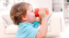 PHILIPS SCF782/00 260ml Első ivópohár - zöld és piros Szépségápolás / Egészség - Baba mama termék - Cumisüveg / cumi / etetés kiegészítő - 336797