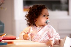 PHILIPS SCF172/70 Avent játszócumik Szépségápolás / Egészség - Baba mama termék - Cumisüveg / cumi / etetés kiegészítő - 298596