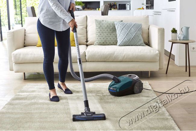 PHILIPS GC8246/09 PowerGo porzsákos porszívó Háztartás / Otthon / Kültér - Porszívó / takarítógép - Porzsákos porszívó - 332743