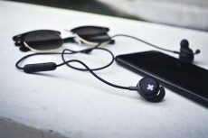 PHILIPS SHB4305BK/00 Bass+ Bluetooth fülhallgató headset - fekete Audio-Video / Hifi / Multimédia - Fül és Fejhallgatók - Fülhallgató mikrofonnal / headset - 350694